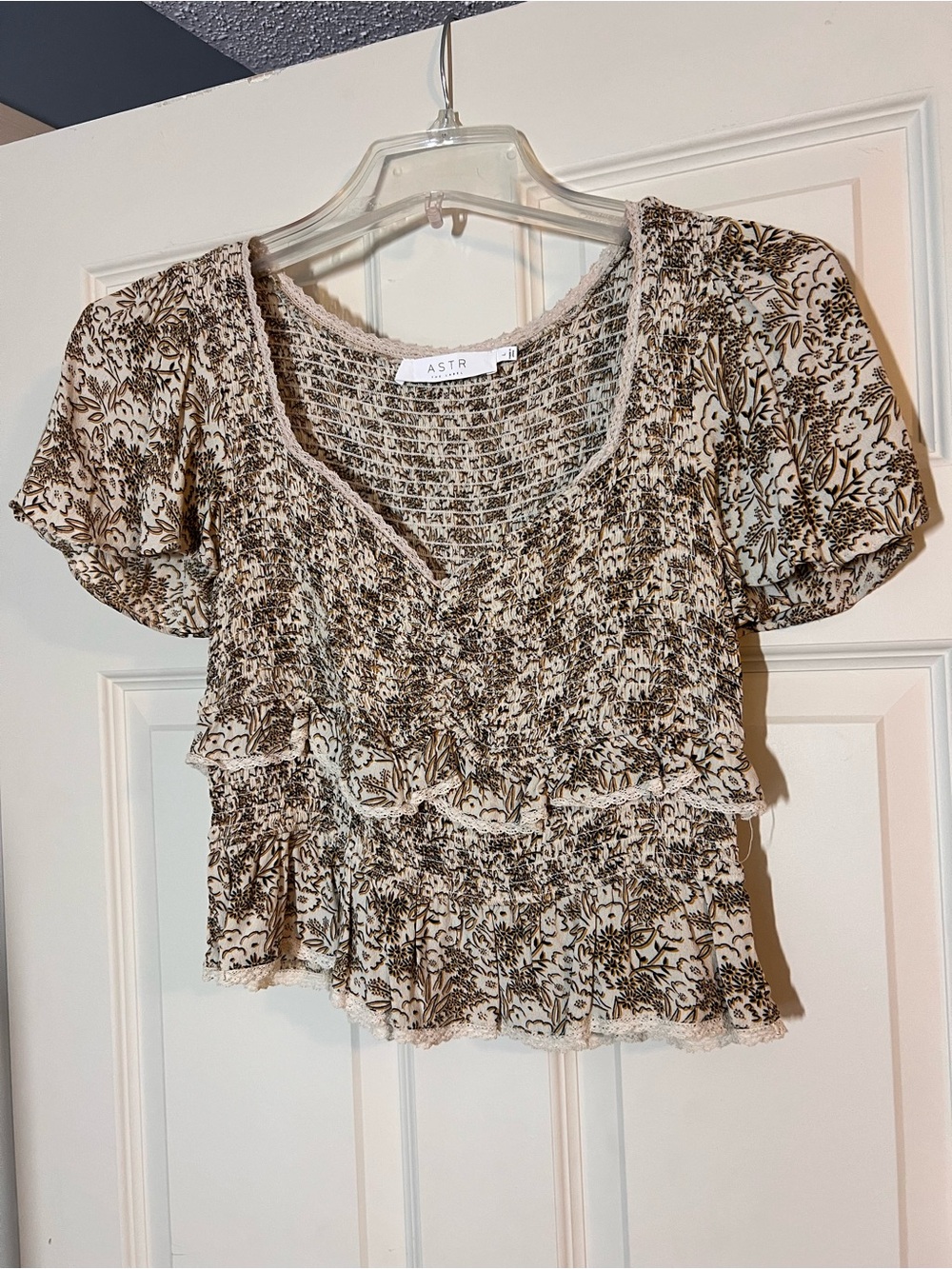 ASTR Cream and Brown Floral Smocked Puff Sleeve Blouse
